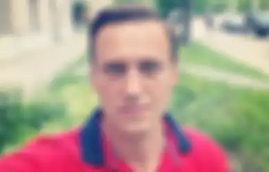 Nyaris Tewas Diracun Karena Menentang Putin, Politisi Oposisi Alexei Navalny Kini Malah Ditahan Saat Kembali ke Rusia