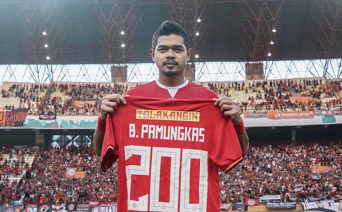 Bambang Pamungkas telah mencetak 200 gol untuk Persija Jakarta setelah membobol gawang Borneo FC, Sabtu (29/6/2019).