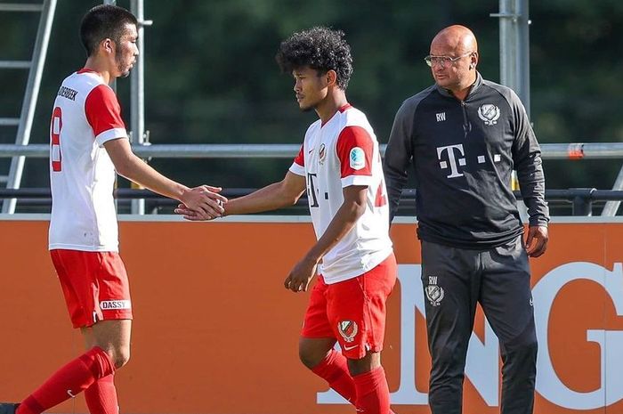 Bagus Kahfi saat melakoni debut bagi Jong FC Utrecht dalam laga uji coba kontra Top Oss (29/7/2021). 