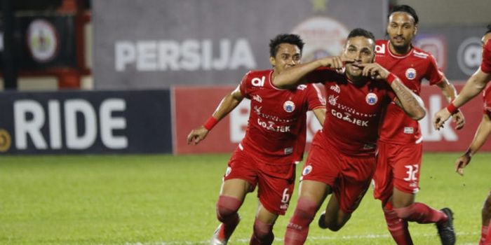 Jaimerson da Silva dan pemain Persija Jakarta lainnya merayakan gol ke gawang Persib Bandung di Stad