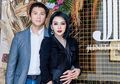 Syahrini Pamer Pose Mesra Perutnya Dipegang Reino Barack, Setelan Senilai Hampir Seratus Juta Rupiah yang Dipakai Jadi Sorotan!