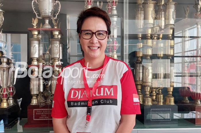 Legenda bulutangkis Indonesia, Yuni Kartika, saat ditemui Bolasport.com saat Audisi Umum PB Djarum 2023 di GOR Djarum, Kudus, Kamis (6/7/2023)