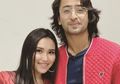 Dituding Kegenitan Karena Selalu 'Tempel' Shaheer Sheikh, Ayu Ting Ting: 'Wajar Gue Perempuan'