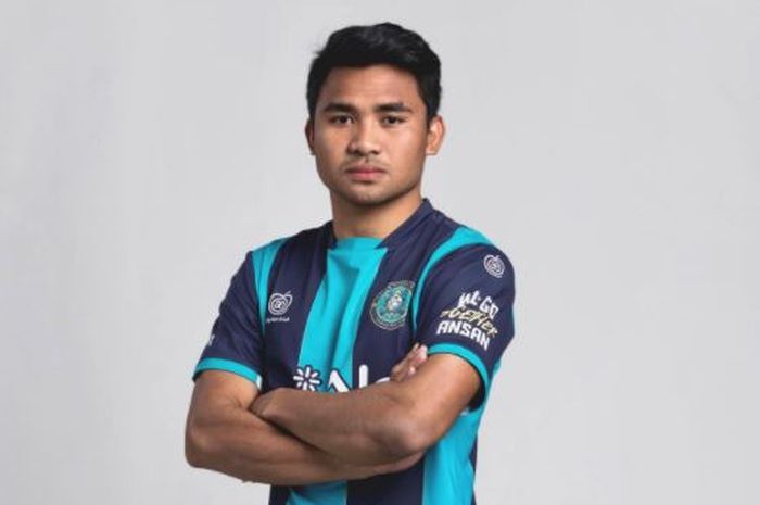 Pemain timnas Indonesia, Asnawi Mangkualam siap menyongsong musim 2022 bersama Ansan Greeners dengan posisi dan nomor punggung baru.