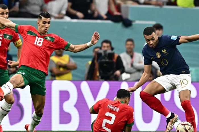 Aksi penyerang Prancis, Kylian Mbappe, dalam laga kontra Maroko pada semifinal Piala Dunia 2022.
