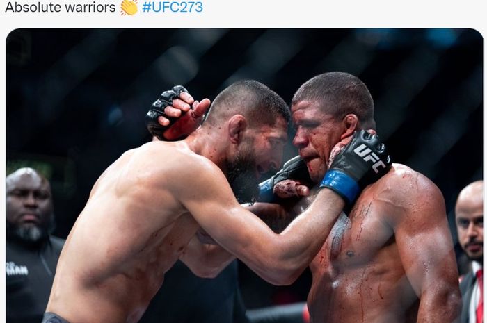 Saling respek antara Khamzat Chimaev dan Gilbert Burns usai laga UFC 273, Minggu (10/4/2022) WIB di Jacksonville.