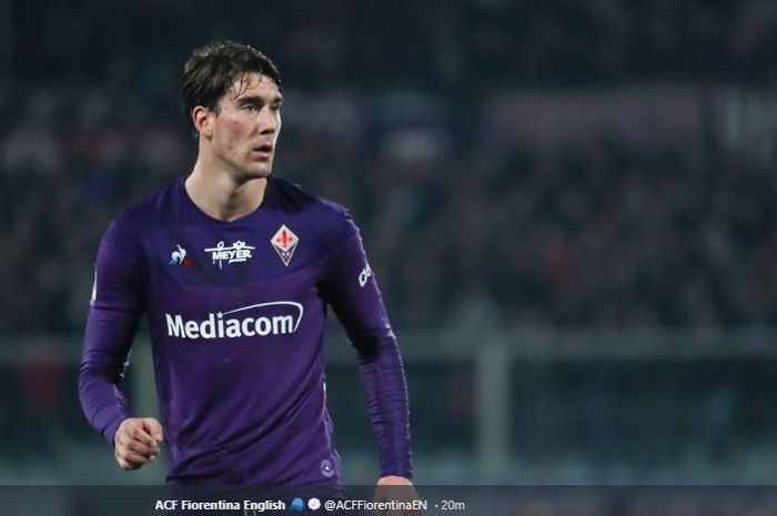 Bintang muda Fiorentina, Dusan Vlahovic, hanya membutuhkan 3 gol lagi untuk bisa selevel dengan Cristiano Ronaldo di Liga Italia. 