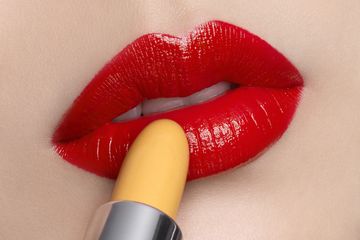 Jangan Harap Tahan Lama Kalau 5 Kesalahan Pakai Lipstik Ini Masih Sering Kita Lakukan Semua Halaman Cewekbanget
