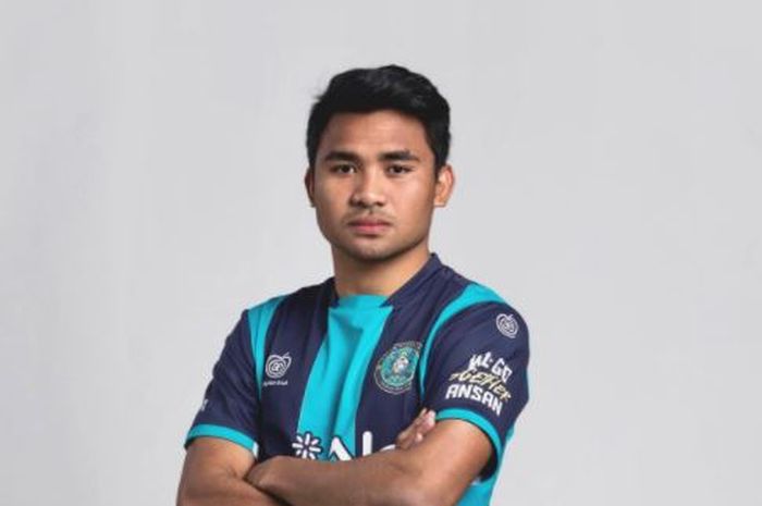 Pemain timnas Indonesia, Asnawi Mangkualam siap menyongsong musim 2022 bersama Ansan Greeners dengan posisi dan nomor punggung baru.
