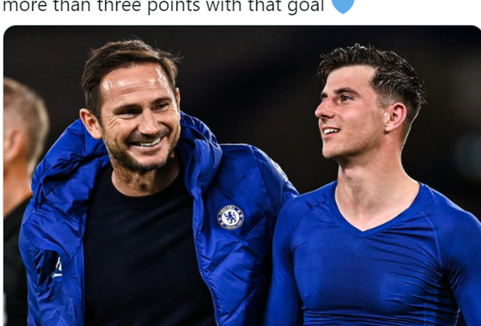 Mason Mount (kanan) dan pelatihnya di Chelsea, Frank Lampard.