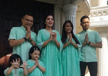 Inilah Alasan Anang Hermansyah Pilih Busana Lebaran Berwarna Hijau untuk Keluarganya
