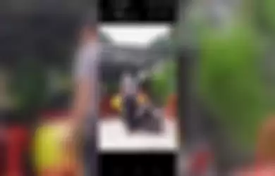 Foto oknum bantuan polisi (banpol) Polsek Jalancagak di Subang, Jawa Barat diungkap oleh Danu