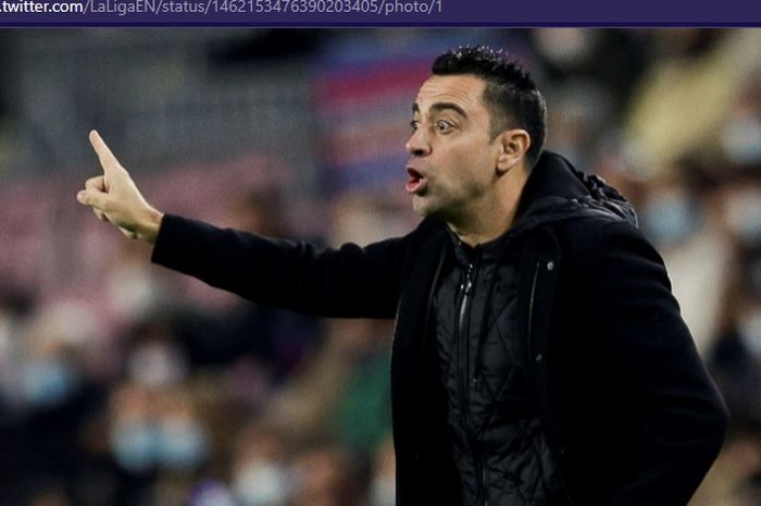 Xavi Hernandez dituding masih belum bisa menyelesaikan empat masalah warisan Ronald Koeman di Barcelona.