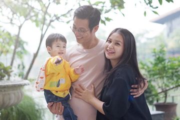 Hamil anak kedua, Putri Titian ketahuan masak mi instan oleh sang bunda