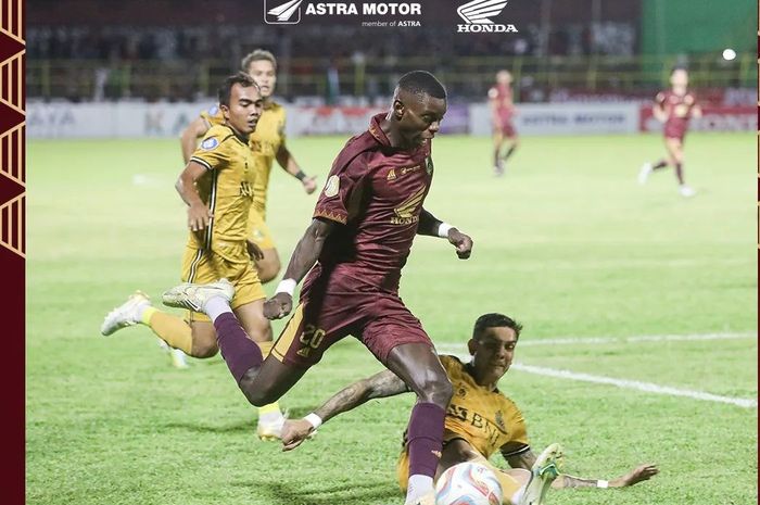Suasana pertandingan antara PSM Makassar melawan Bhayangkara FC, Jumat (8/12/2023).