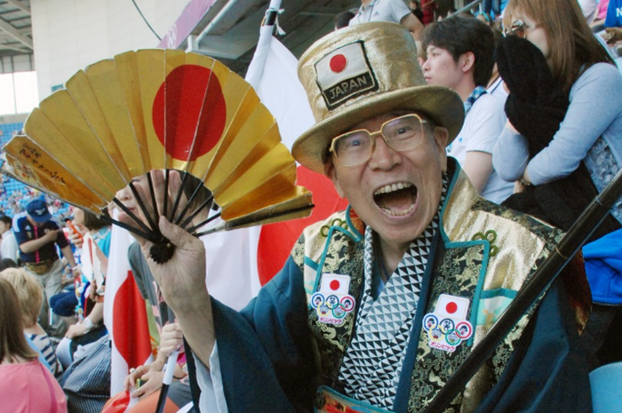 Sang Kakek Olimpiade, Naotoshi Yamada, saat menyaksikan Olimpiade 2012, di London, Inggris. 