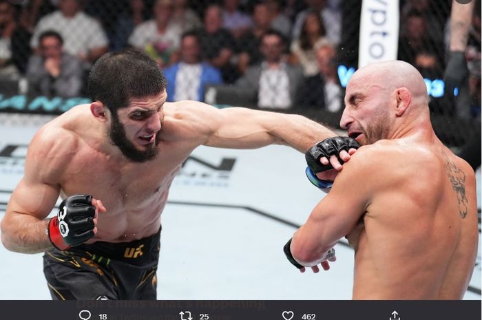 Petaka tunggu jagoan-jagoan kelas bulu andai korban Islam Makhachev, Alexander Volkanovski (kanan) kalah di UFC 298.