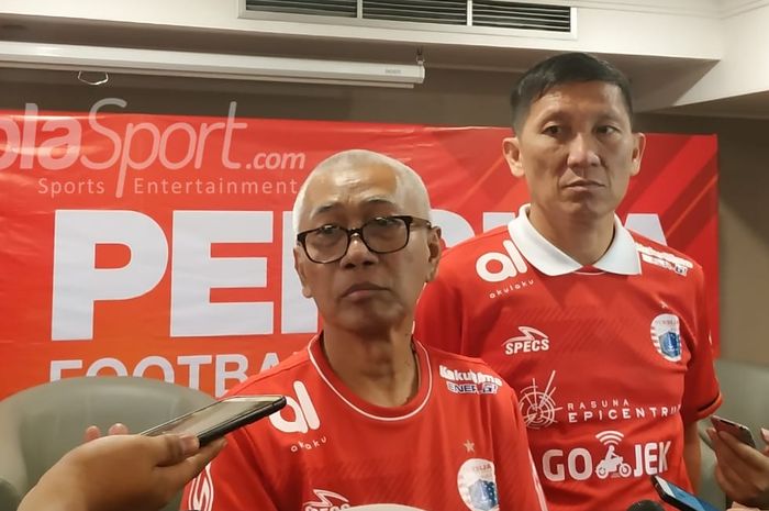 Direktur Utama dan CEO baru Persija Jakarta yakni Kokoh Afiat serta Ferry Paulus dalam jumpa pers di Hotel Atlet Century, Jakarta, Sabtu (9/2/2019).