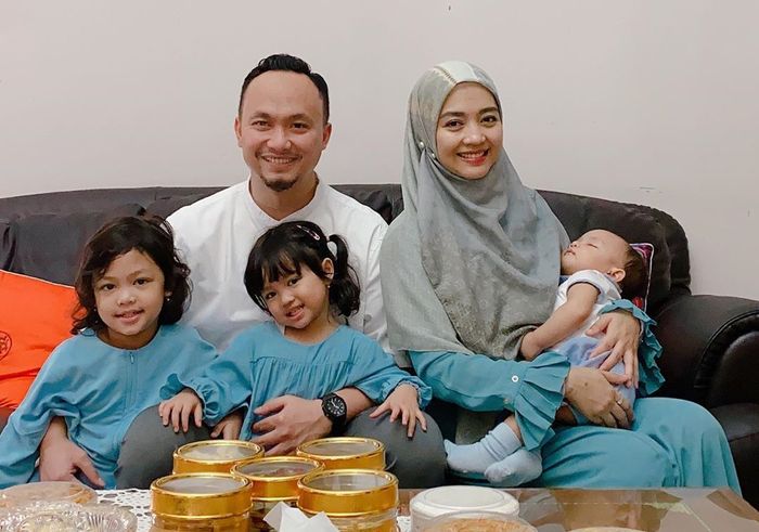 Gagal Dipinang Bangsawan Malaysia, Artis Cantik ini Menikah dengan Anggota DPRD 3 Tahun Lebih Muda, Kini Hidup Sederhana Usai Tinggalkan Dunia Artis 