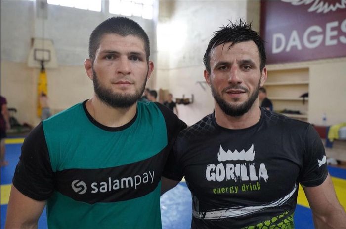 Legenda UFC, Khabib Nurmagomedov bersama petarung EFC, Magomedzaid Zaidov.