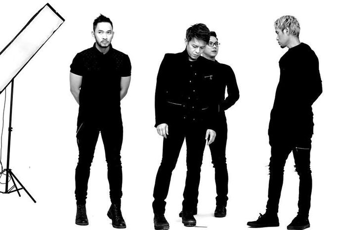 New version картинка. Samplitude music studio. New version mp3. Windows system tray. Rentalgames.