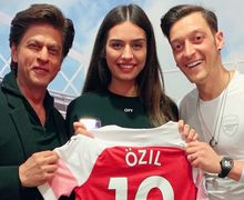 Arsenal Hajar Newcastle, Mesut Oezil Dapat Ucapan Selamat dari Shah Rukh Khan