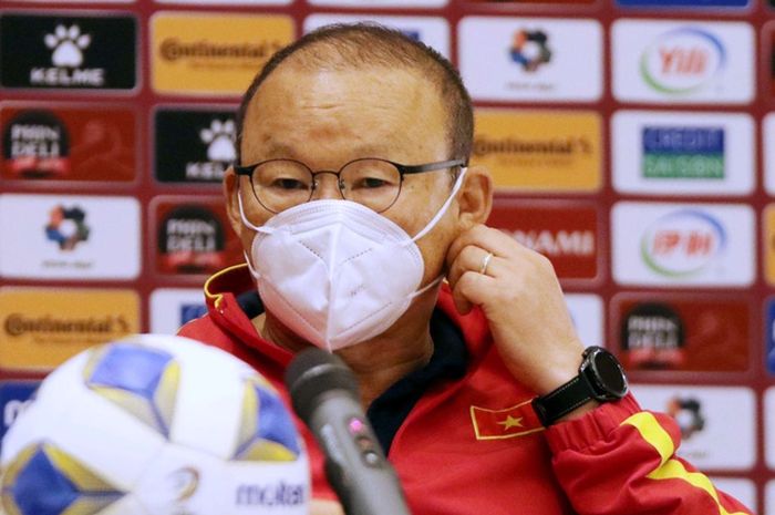 Pelatih timnas Vietnam, Park Hang-seo, dalam konferensi pers usai laga melawan Oman, Selasa (12/10/2021).