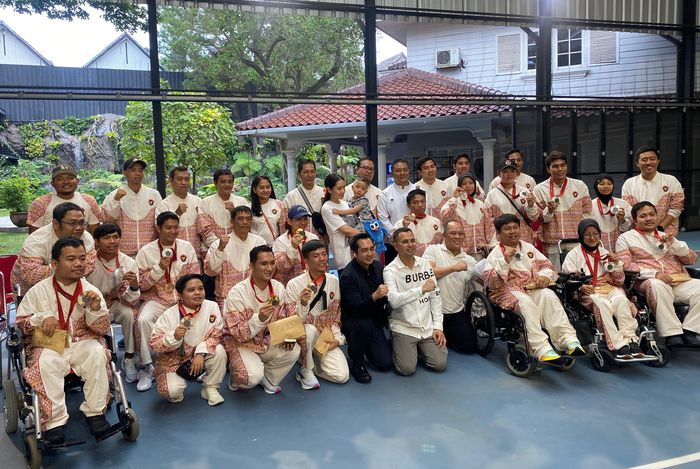Raffi Ahmad bersama para atlet paralimpiade di kawasan Andara Raya, Depok, Rabu (11/9/2024) pagi.