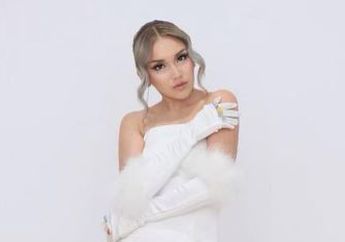 Banting Tulang hingga Ambil Semua Tawaran Job Demi Hidupi Keluarganya, Pedangdut Ayu Ting Ting Pasrah saat Bagian Tubuhnya Ini Dicium Penonton: 'Saya Nangis'
