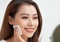 Kinclong! 4 Toner Murah untuk Kulit Kering Bikin Wajah Glowing dan Lembap