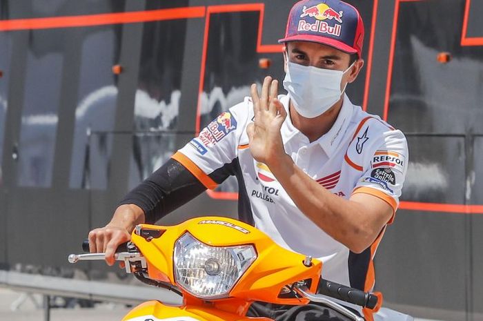 Pembalap Repsol Honda, Marc Marquez saat tiba di Sirkuit Jerez untuk seri MotoGP Andalusia 2020