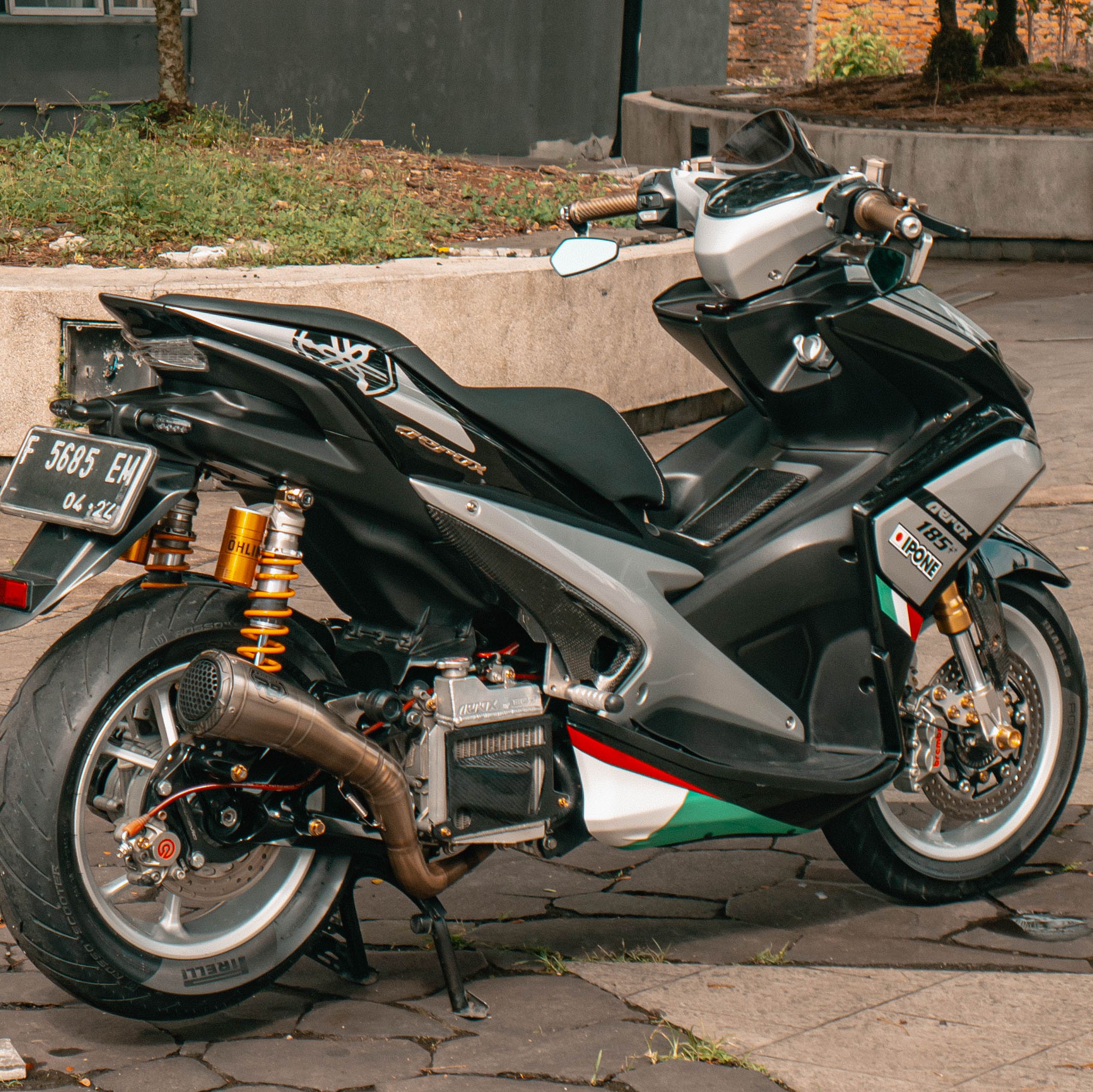 31+ Model Modifikasi Motor Aerox Warna Abu Abu Terbaru | Mobilio Oto