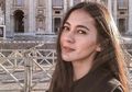 Cantiknya Paula Verhoeven dalam Balutan Gamis dan Hijab Sambil Pamer Perut Buncit Saat Laksanakan Ibadah Umroh