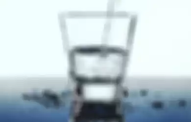 Ilustrasi air minum