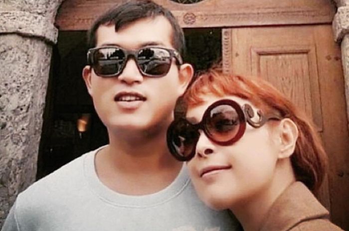 Dianggap Cari Sensari Usai Ngaku Dihamili Anak Pejabat Daerah Janda Riana Rara Kalsum Tuntut Putra Deddy Mizwar Nunggu Bebeb Kembali Ke Saya Semua Halaman Grid Star