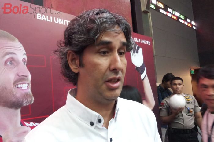 Pelatih Bali United, Stefano Cugurra di Bursa Efek Indonesia, Jakarta, Senin (17/6/2019).