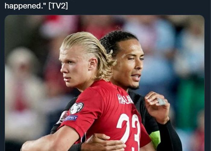 Virgil van Dijk berduel dengan Erling Haaland dalam partai kualifikasi Piala Dunia 2022 antara Norwegia vs Belanda.