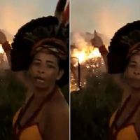 Tangisan Wanita Suku Asli Brasil yang Saksikan Hutan Amazon Terbakar di Belakangnya