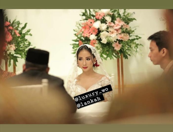 Bella Luna saat menikah dengan Nana
