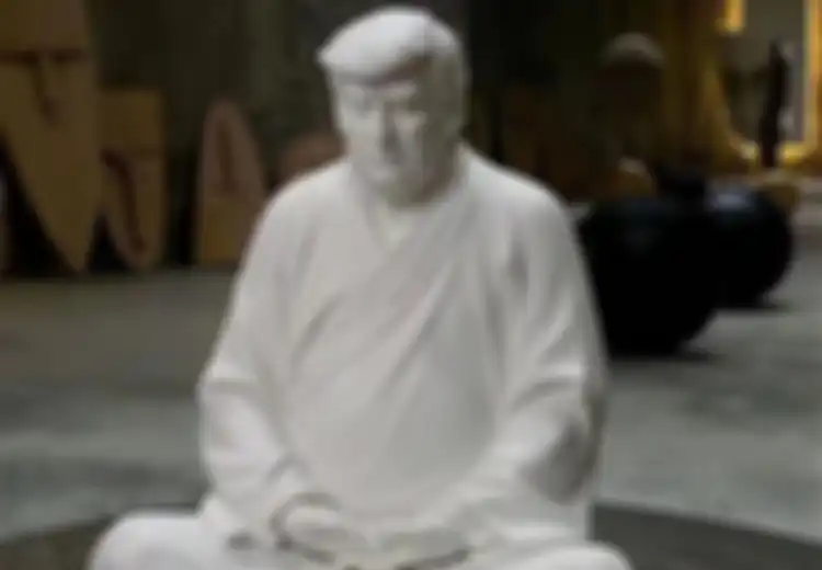 Padahal Jadi Biang Keladi Kisruhnya China Dengan AS, Orang-orang China Justru Kagum dengan Donald Trump Sampai Menjadikannya Patung Budha yang Diinginkan Banyak Orang, Ternyata Ini Penyebabnya