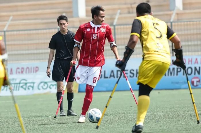 Timnas sepak bola amputasi Indonesia (INAF) memastikan diri lolos ke Piala Dunia Amputasi 2022 dan beri sindiran untuk pemerintah.
