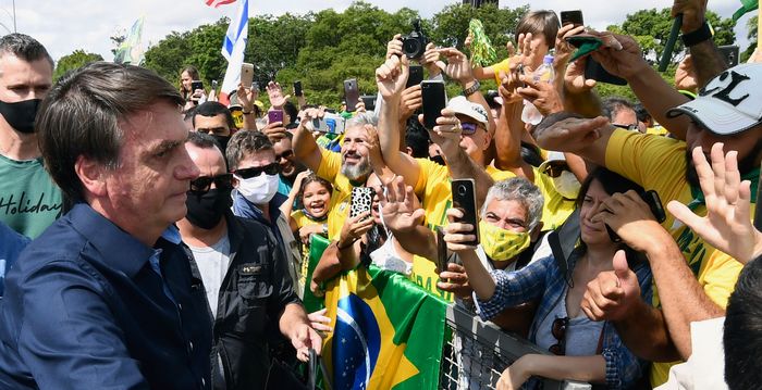 Presiden Brazil, Jair Bolsonaro mengalami gejala batuk, Covid-19?