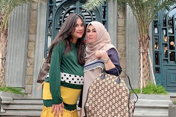 Sang Ibunda Ungkap Kondisi Syahnaz Sadiqah Pasca Lahirkan Anak Pertama, Perlu Bantuan Lebih?