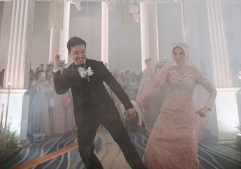 Anti Mainstream, Sepasang Pengantin Ini Kejutkan Tamu Undangan dengan Dance Ala Boyband Korea BTS Saat Resepsi, Gokil!