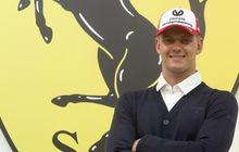 Minggu Depan Mick Schumacher Ikuti Jejak Ayahnya ke Formula 1