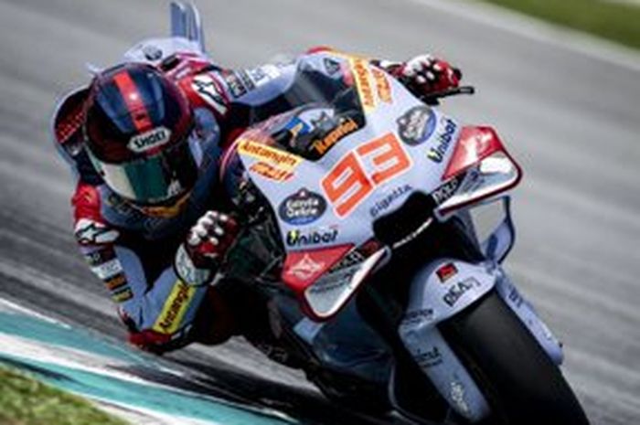 Pembalap Gresini, Marc Marquez, pada hari pertama tes pramusim MotoGP 224 di Sirkuit Sepang, Selasa (6/2/2024).