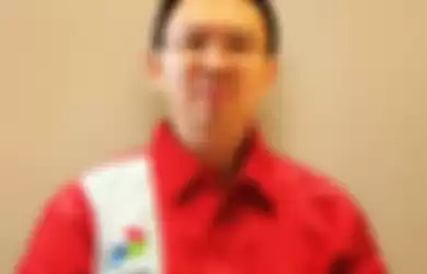 Beredar foto Basuki Tjahaja Purnama atau lebih dikenal Ahok memakai baju petugas SPBU Pertamina di media sosial Instagram.