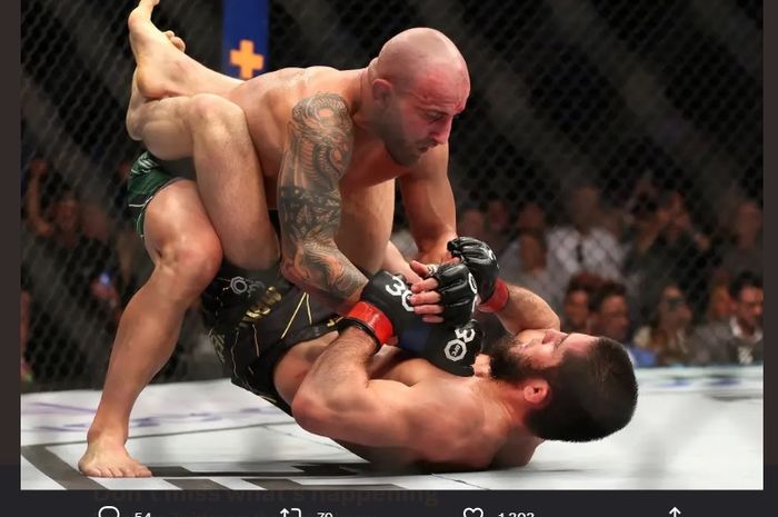 Menurut komisi olahraga bela diri Australia Barat, Islam Makhachev dilarang latihan selama 14 hari usai UFC 284.