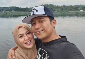 Bak Petir di Siang Bolong, 4 Tahun Menikah, Kebohongan Denny Cagur Terkuak, Shanty Pergoki Suaminya Samarkan Nama Wanita di Ponsel Demi Tutupi Hal Ini