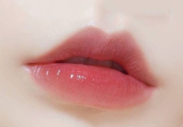 5 Tips Pakai Lipstick Ombre Natural, Bikin Bibir Terlihat Seksi Bak Artis K...